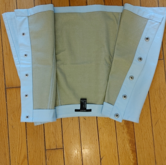 Light blue leather skirt, 5 buttons, small - Picture 3 of 3
